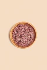 Contenu de la nourriture humide pour chiens avec de la viande d'agneau